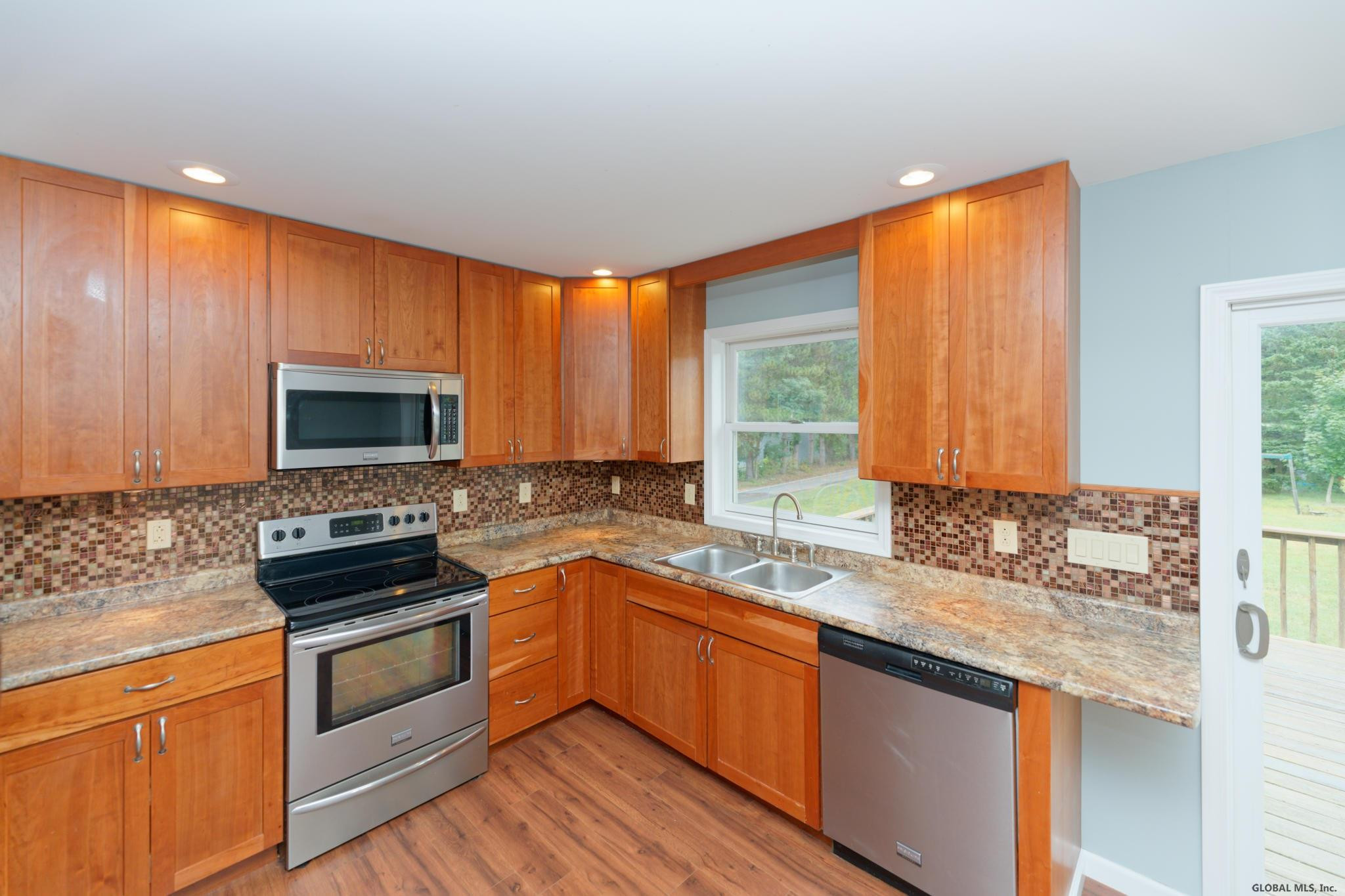 209 A Vly Road Colonie, NY 12309 - Photo 13 of 35 Photo 13
