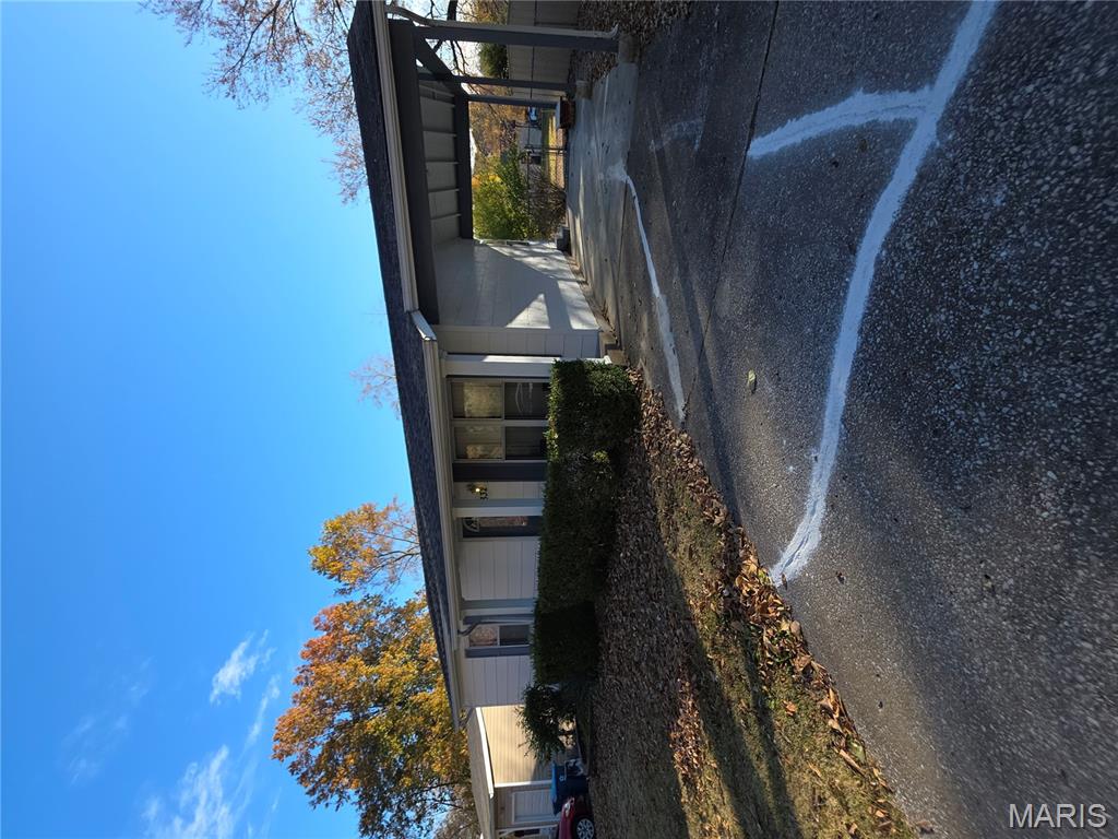 832 Prigge Road St. Louis, MO 63138 - Photo 3 of 32