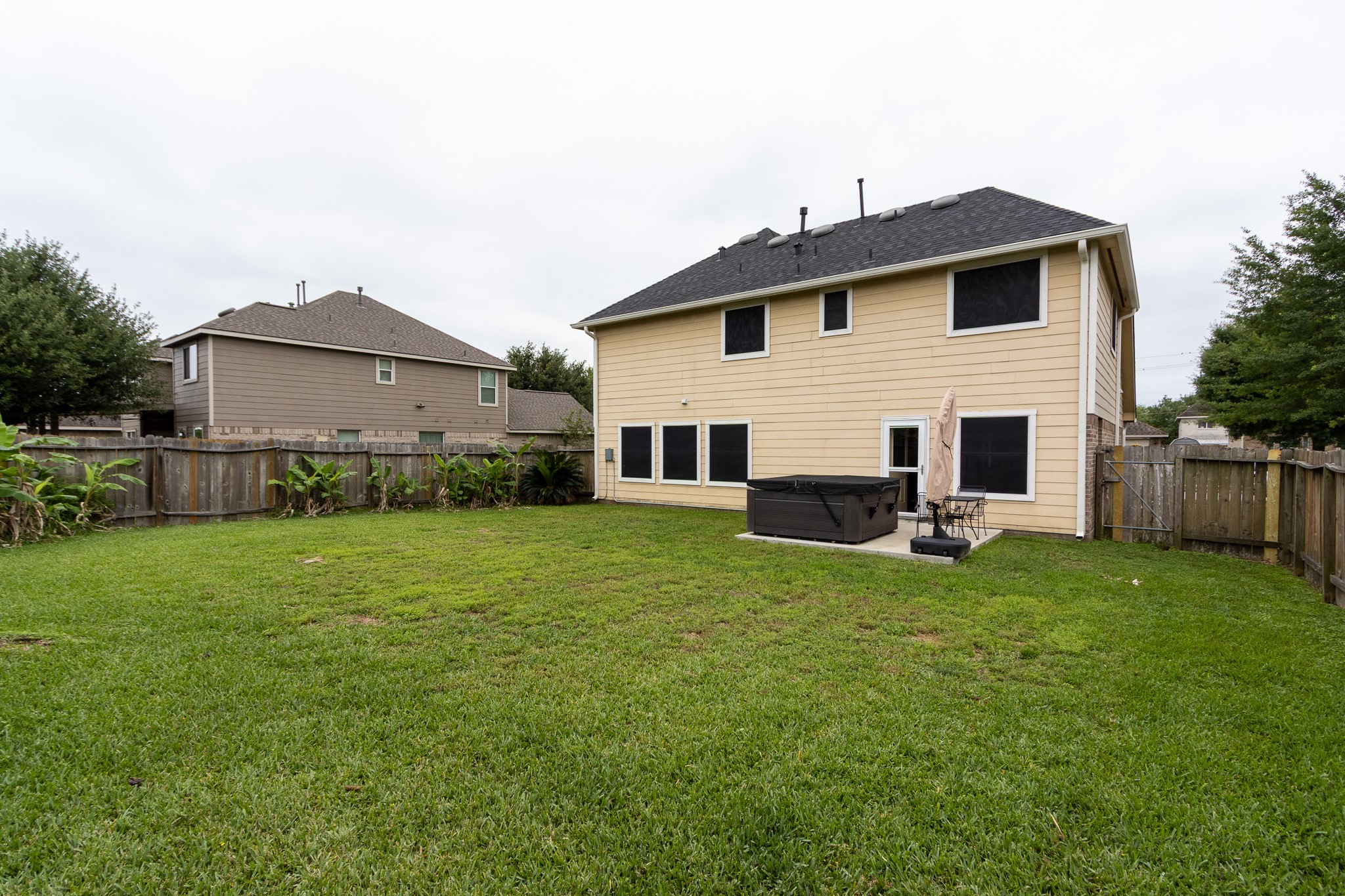921 Sage Street Baytown, TX 77521 - Photo 34 of 38 Large Back Yard