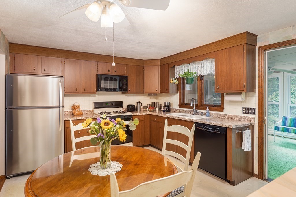 3 Whalen Road Hopkinton, MA 01748 - Photo 11 of 30 Gallery Image 11