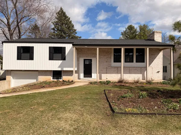 $349,900 | 1413 Center Street, Watertown, WI 53098