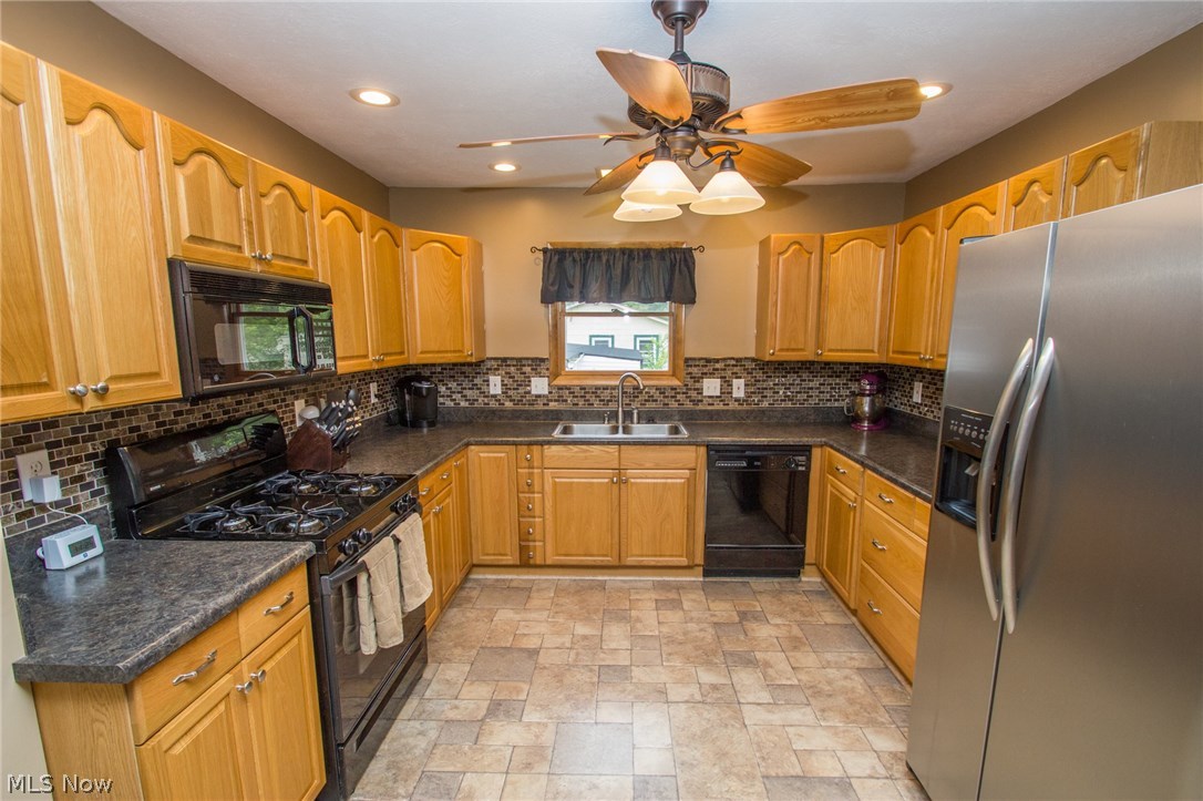 1527 Biltmore Road Cleveland, OH 44124 - Photo 7 of 27 Gallery Image 7