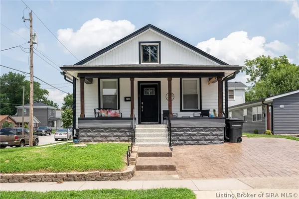 $388,800 | 236 Meigs Avenue, Jeffersonville, IN 47130