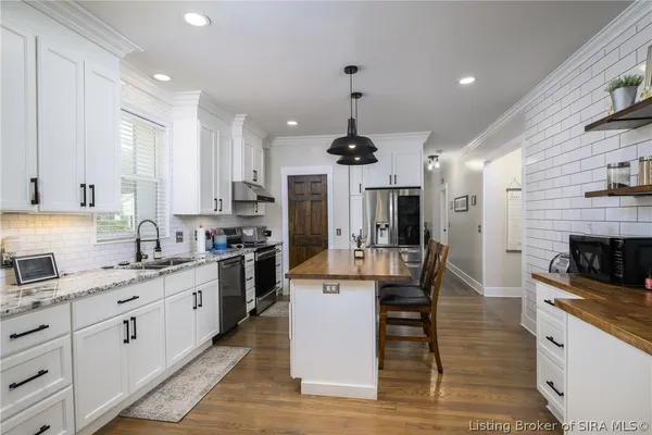 $388,800 | 236 Meigs Avenue, Jeffersonville, IN 47130
