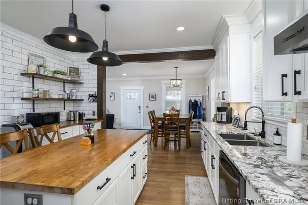$388,800 | 236 Meigs Avenue, Jeffersonville, IN 47130