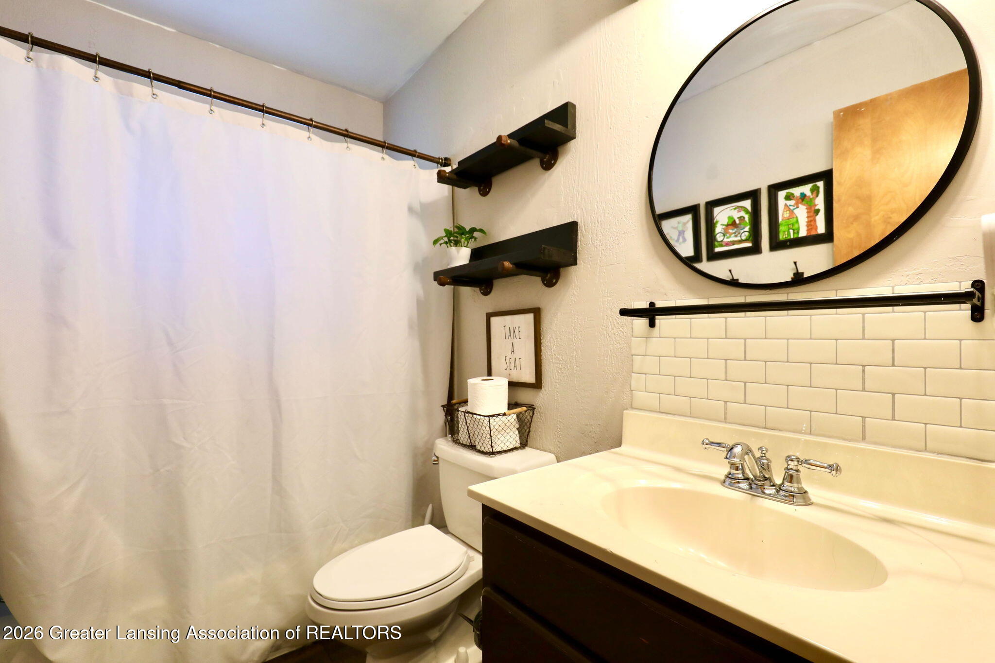 3211 Lawdor Road Lansing, MI 48911 - Photo 11 of 35 31-web-or-mls-Image from iOS (5)