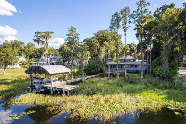 $950,000 | 25608 Devonia Street, Melrose, FL 32666