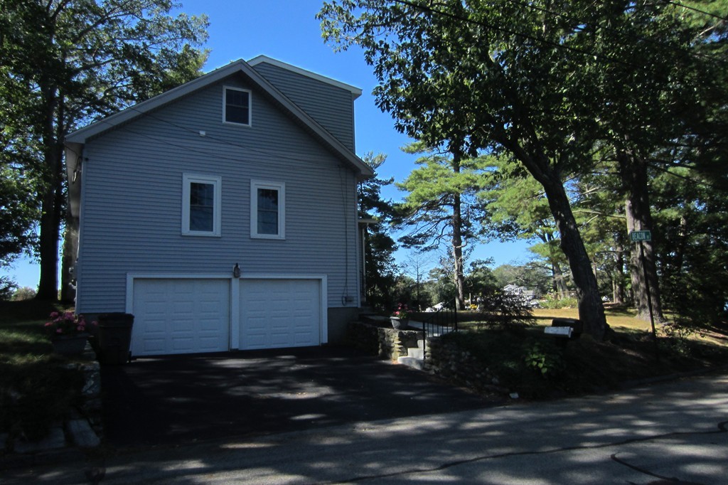 33 Beacon Road Webster, MA 01570 - Photo 2 of 30 Gallery Image 2