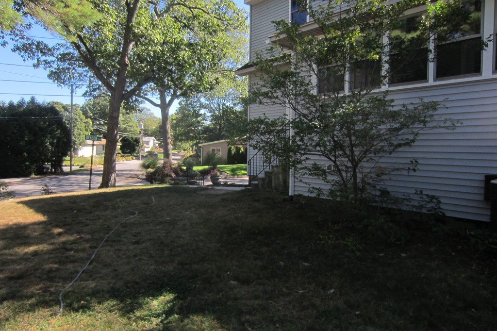 33 Beacon Road Webster, MA 01570 - Photo 3 of 30 Gallery Image 3