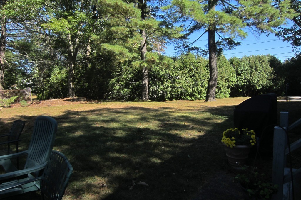 33 Beacon Road Webster, MA 01570 - Photo 5 of 30 Gallery Image 5