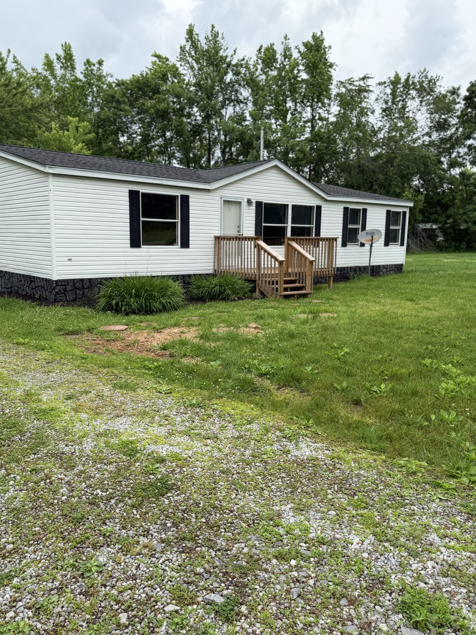 1751 Union Camp Road Lafayette, TN 37083 - Photo 1 of 17