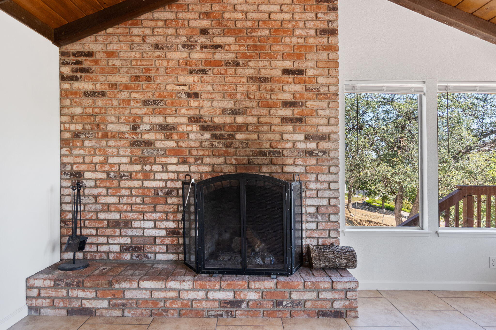 8741 Prospectors Road Redding, CA 96001 - Photo 8 of 60 Fireplace