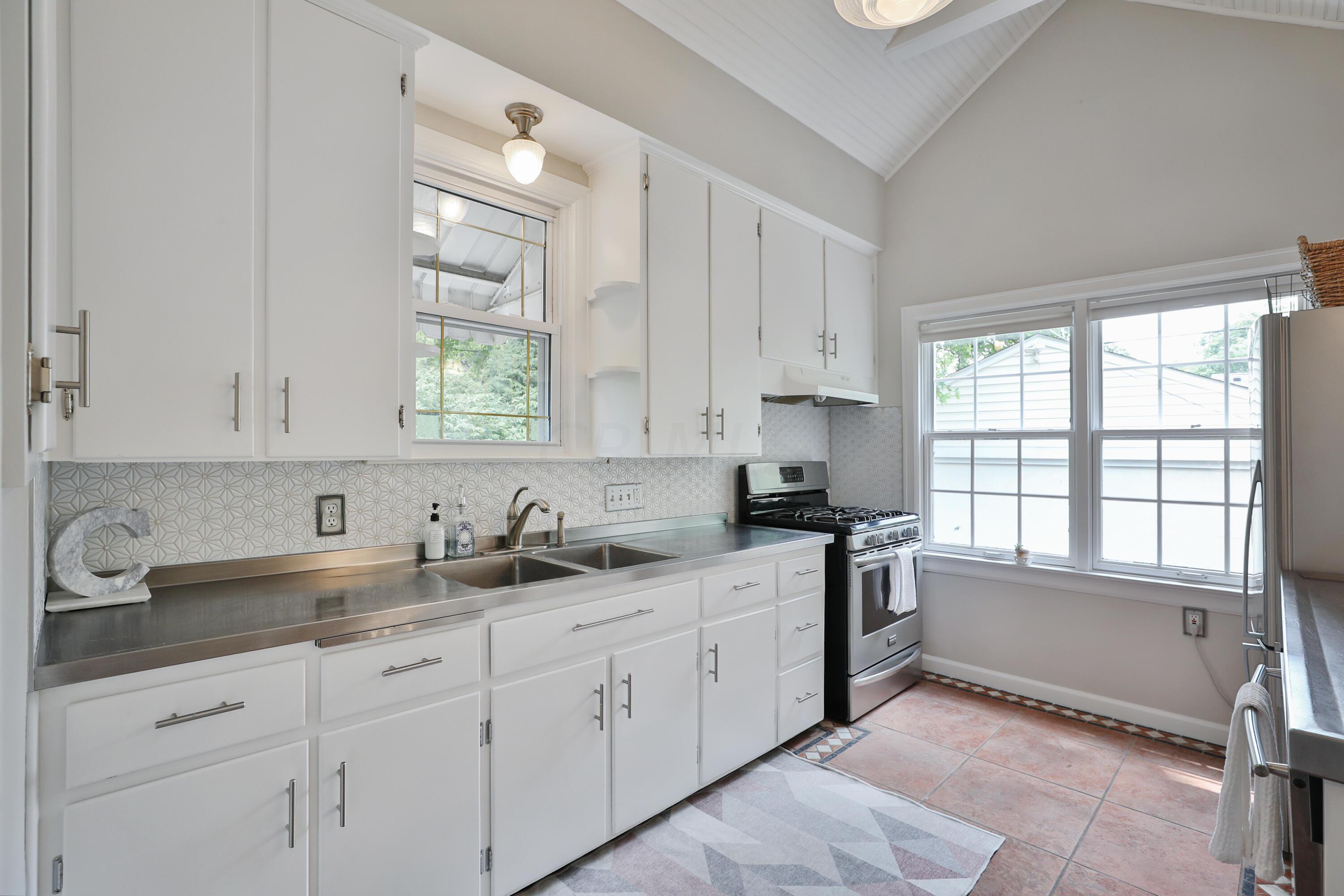 543 Richards Road Columbus, OH 43214 - Photo 17 of 70 543-Richards-17
