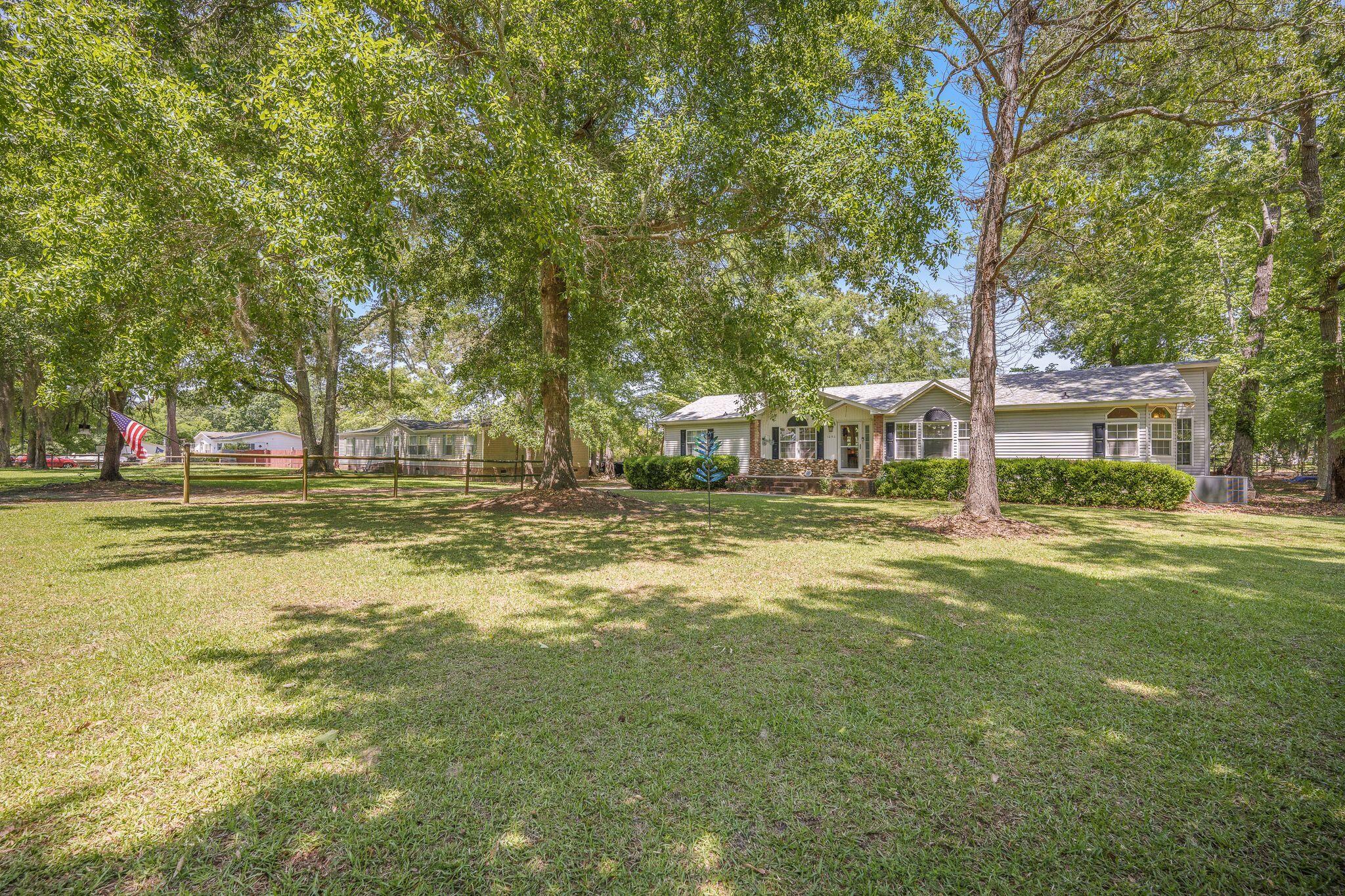 1090 Limerick Lane Manning, SC 29102 - Photo 4 of 47 Front Yard