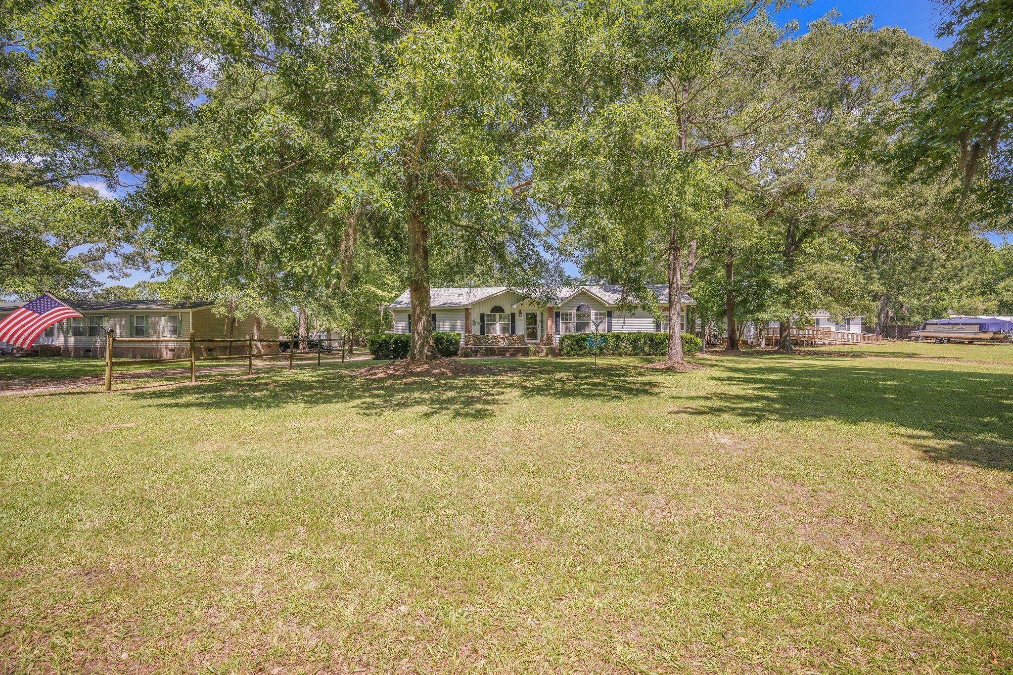 1090 Limerick Lane Manning, SC 29102 - Photo 5 of 47 Front of Home