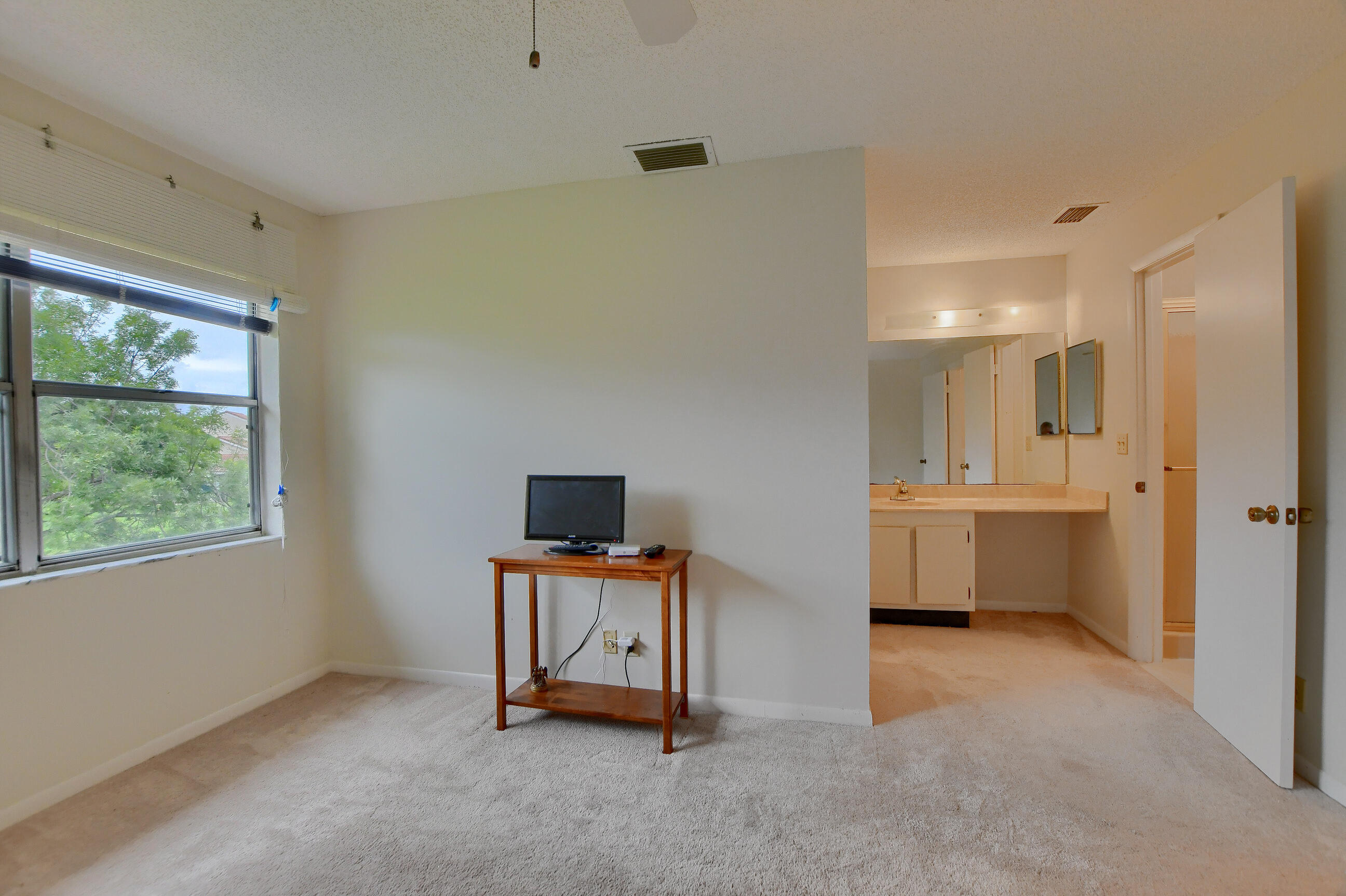 6489 Boca Circle Boca Raton, FL 33433 - Photo 18 of 31 20_ebf_6715-hdr(5)