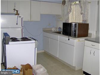 416 South Warwick Road Magnolia, NJ 08049 - Photo 3 of 5 Kitchen
