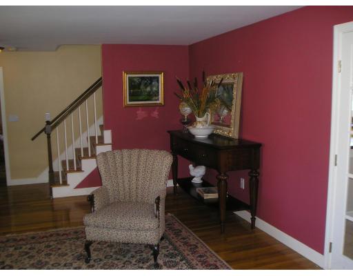 6 Stagecoach Road Medfield, MA 02052 - Photo 4 of 20 Gallery Image 4