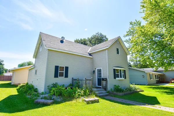 $192,900 | 606 Kendall Avenue South, Thief River Falls, MN 56701