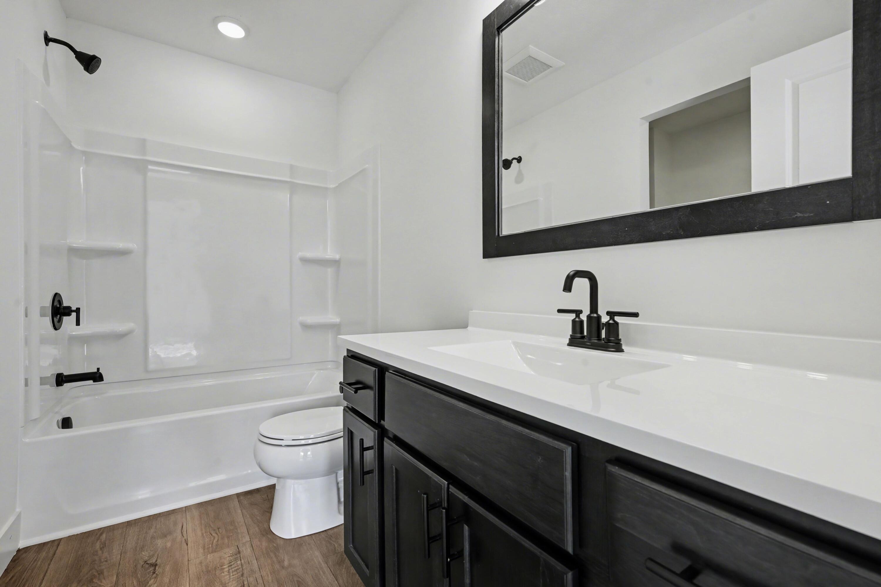 5950 Boxthorn Trail Kalamazoo, MI 49009 - Photo 17 of 33 APN002-T3400-JR. Suite Bath