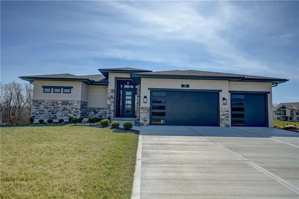 $1,269,000 | 579 South Shore Drive, Lake Winnebago, MO 64034