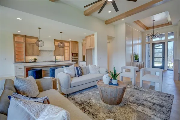 $1,269,000 | 579 South Shore Drive, Lake Winnebago, MO 64034