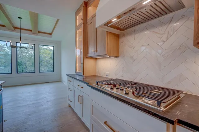 $1,269,000 | 579 South Shore Drive, Lake Winnebago, MO 64034