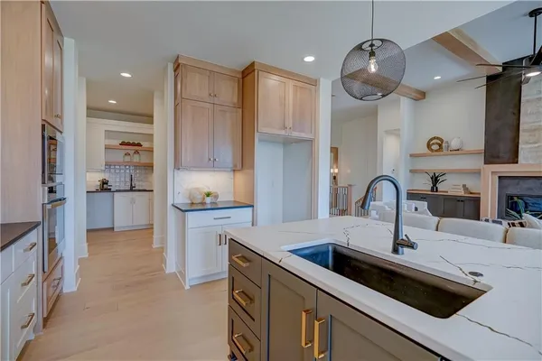 $1,269,000 | 579 South Shore Drive, Lake Winnebago, MO 64034