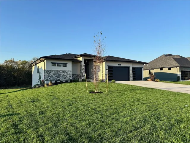 $1,269,000 | 579 South Shore Drive, Lake Winnebago, MO 64034