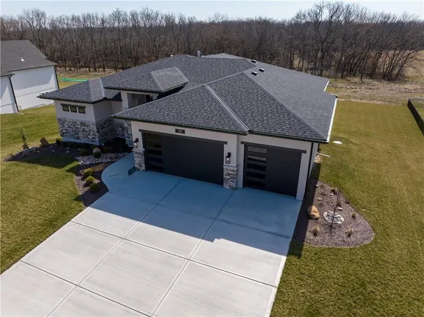$1,269,000 | 579 South Shore Drive, Lake Winnebago, MO 64034