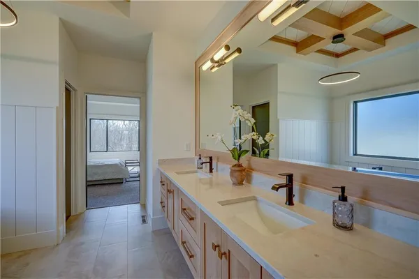 $1,269,000 | 579 South Shore Drive, Lake Winnebago, MO 64034