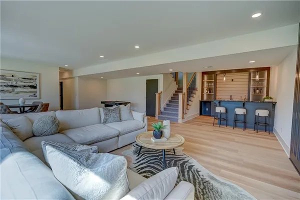 $1,269,000 | 579 South Shore Drive, Lake Winnebago, MO 64034