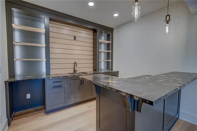 $1,269,000 | 579 South Shore Drive, Lake Winnebago, MO 64034