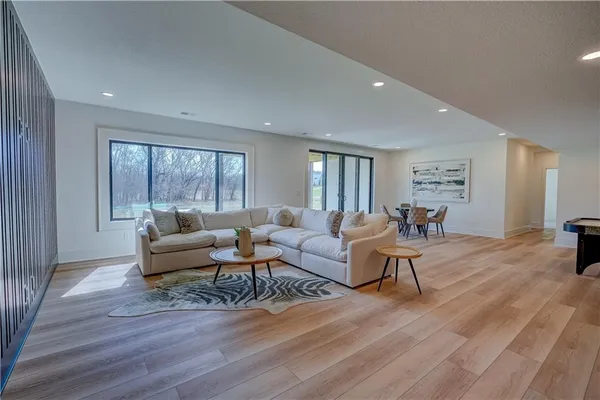 $1,269,000 | 579 South Shore Drive, Lake Winnebago, MO 64034