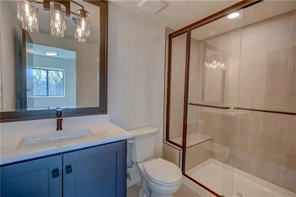 $1,269,000 | 579 South Shore Drive, Lake Winnebago, MO 64034