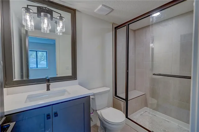 $1,269,000 | 579 South Shore Drive, Lake Winnebago, MO 64034