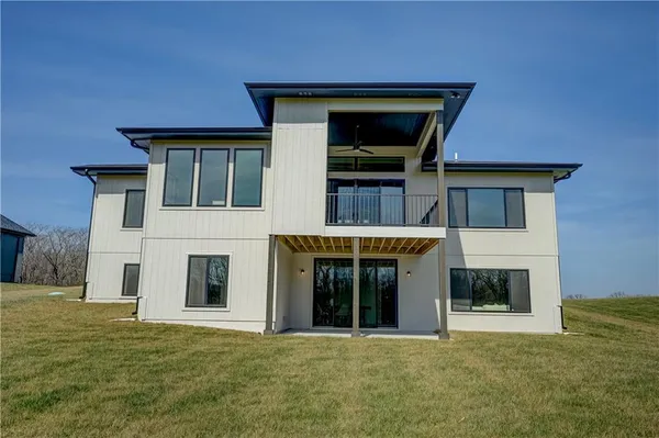 $1,269,000 | 579 South Shore Drive, Lake Winnebago, MO 64034