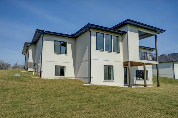 $1,269,000 | 579 South Shore Drive, Lake Winnebago, MO 64034