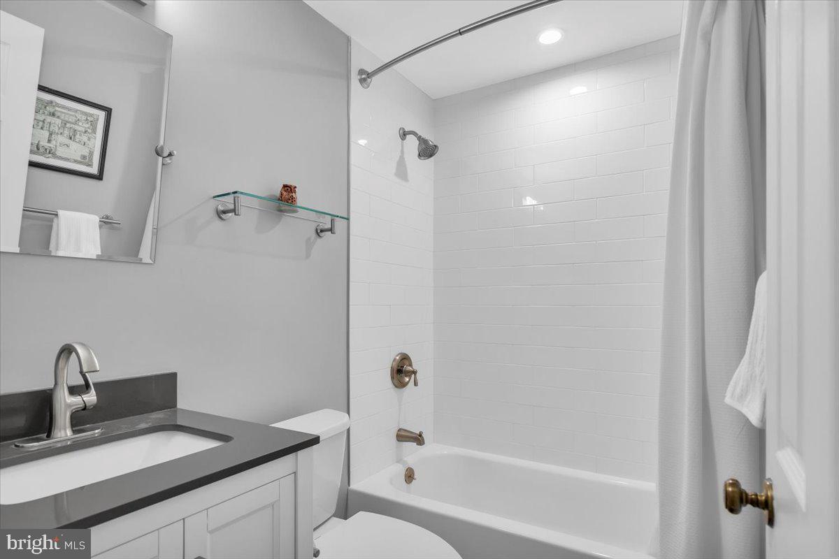 38 Haddonfield Commons, Unit 38 Haddonfield, NJ 08033 - Photo 12 of 23