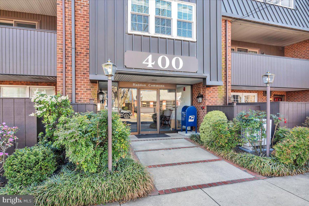 38 Haddonfield Commons, Unit 38 Haddonfield, NJ 08033 - Photo 2 of 23