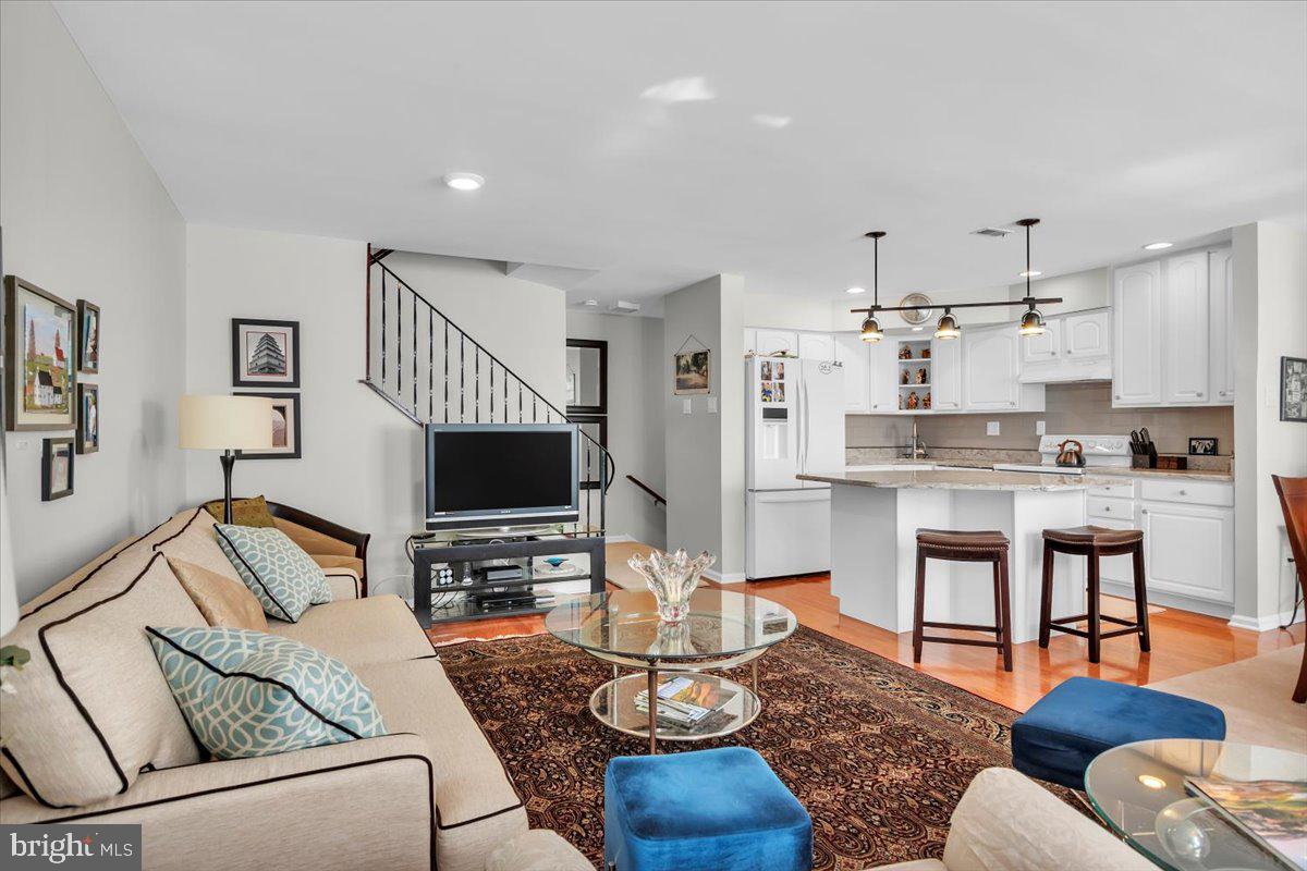 38 Haddonfield Commons, Unit 38 Haddonfield, NJ 08033 - Photo 5 of 23