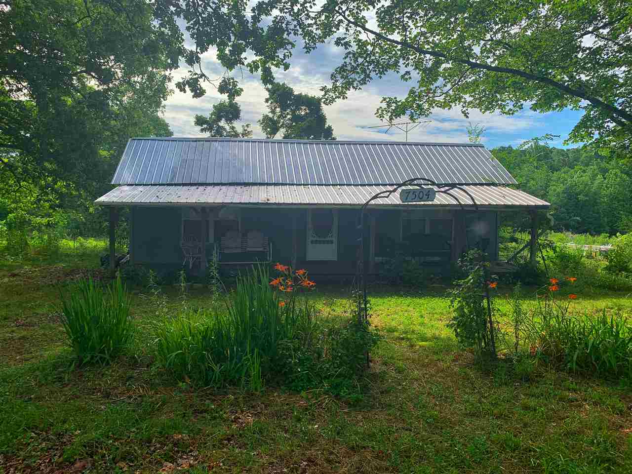 7504 Topsy Road Waynesboro, TN 38485 - Photo 1 of 25 Gallery Image 1