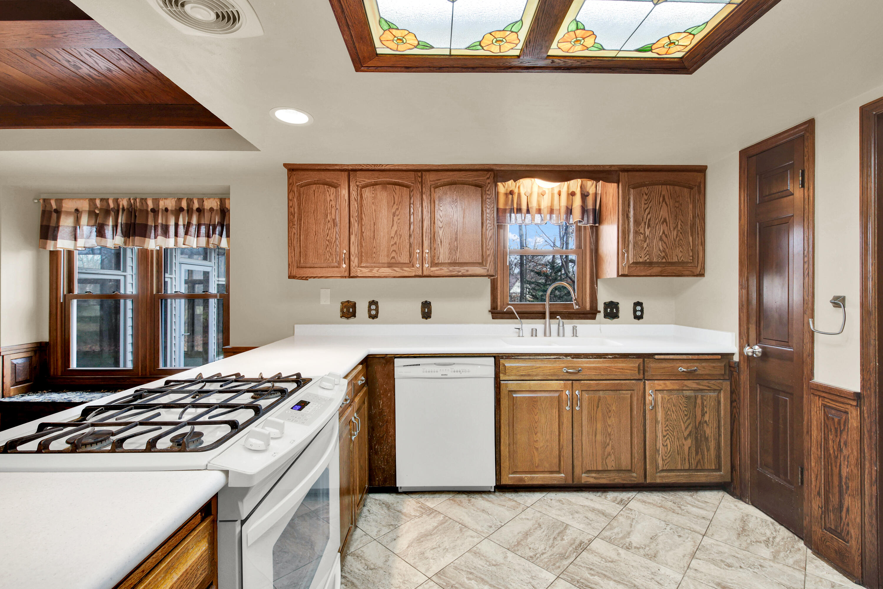 2550 Harmony Circle Brookfield, WI 53045 - Photo 12 of 36 2550 Harmony Cir-12