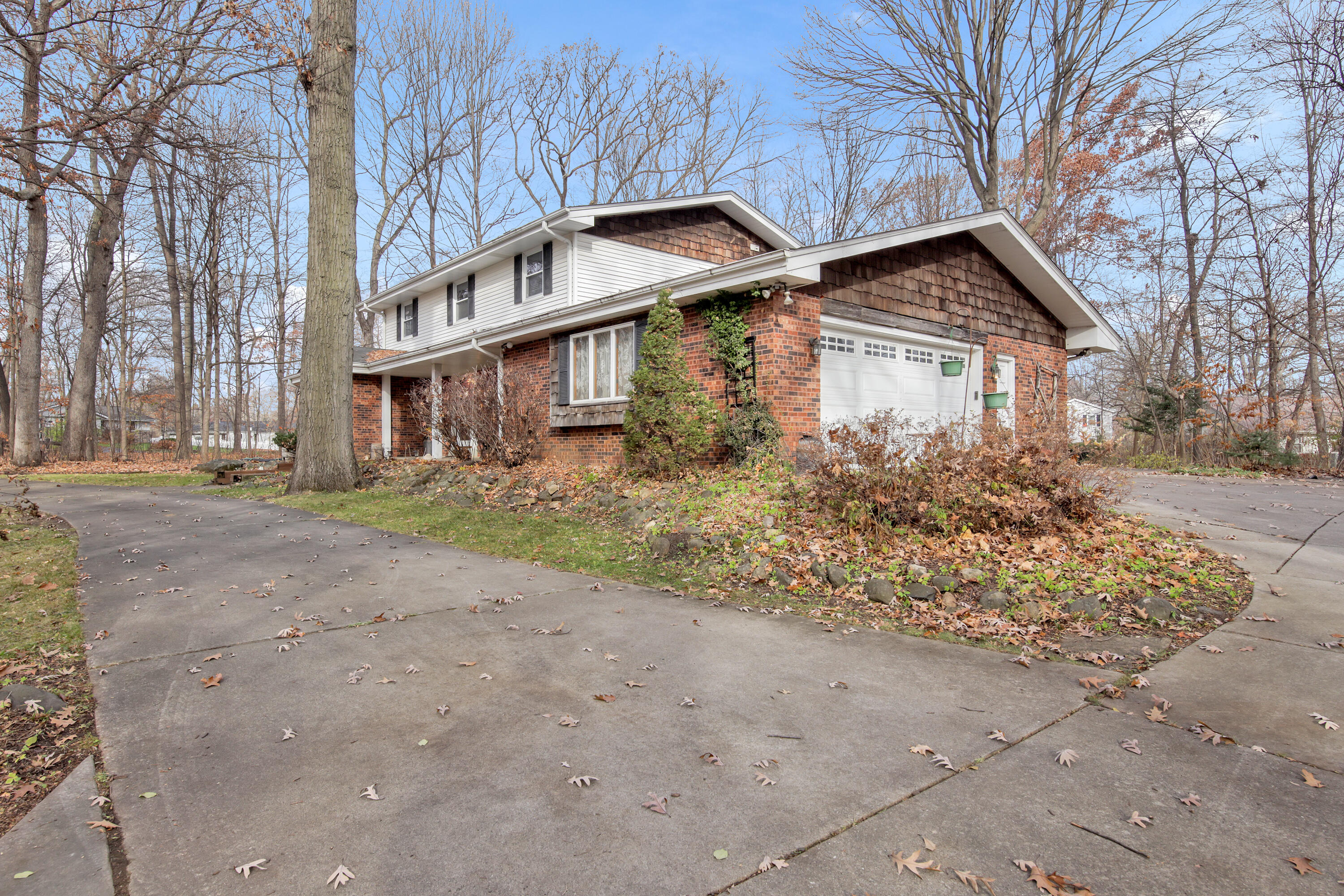 2550 Harmony Circle Brookfield, WI 53045 - Photo 4 of 36 2550 Harmony Cir-4