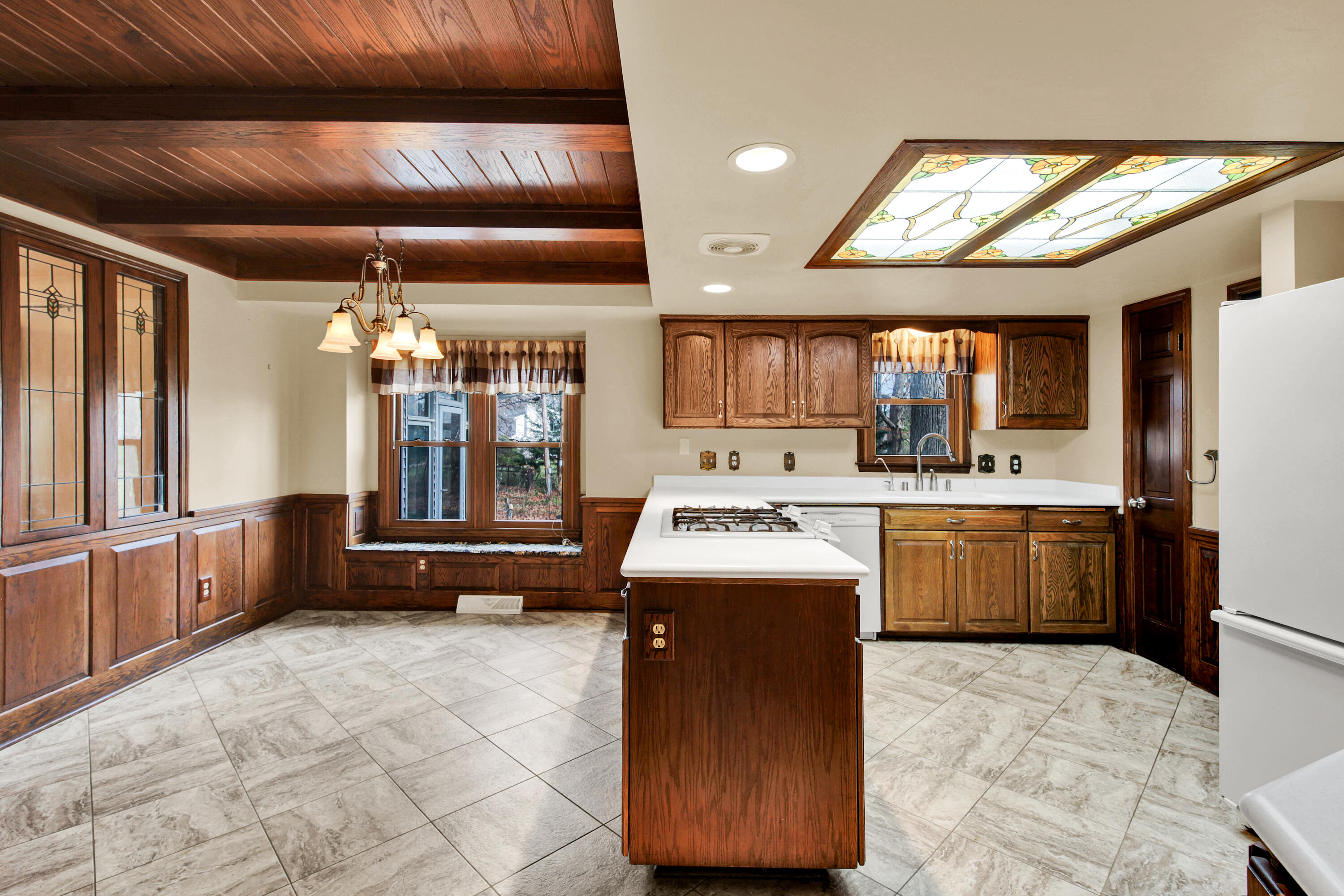 2550 Harmony Circle Brookfield, WI 53045 - Photo 9 of 36 2550 Harmony Cir-9