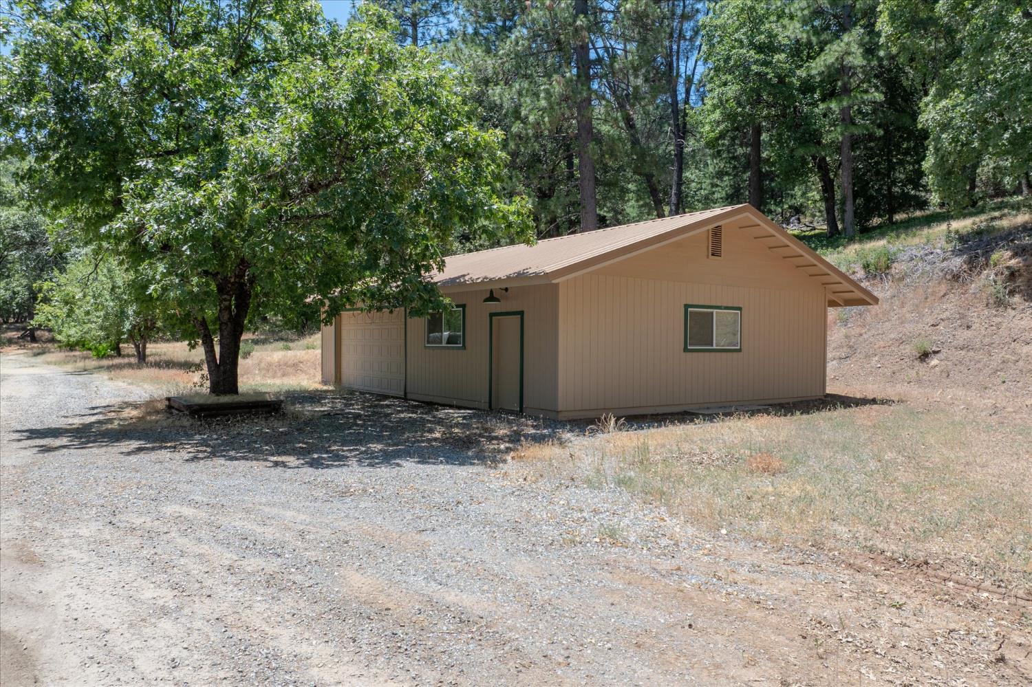 5502 Tonapah Road Murphys, CA 95247 - Photo 9 of 15