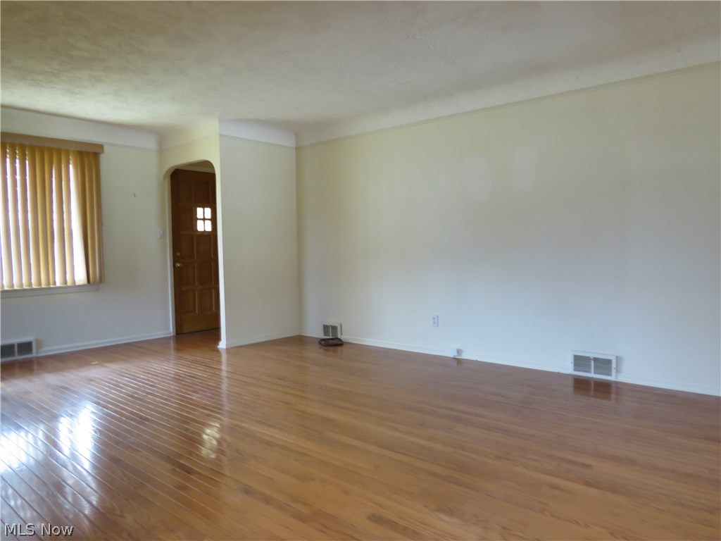 21342 Eaton Road Cleveland, OH 44126 - Photo 8 of 31 Gallery Image 8