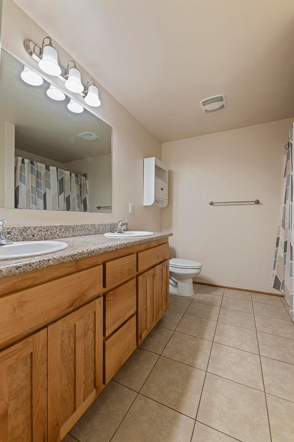631 Nottingham Terrace Eagle Point, OR 97524 - Photo 21 of 27 22