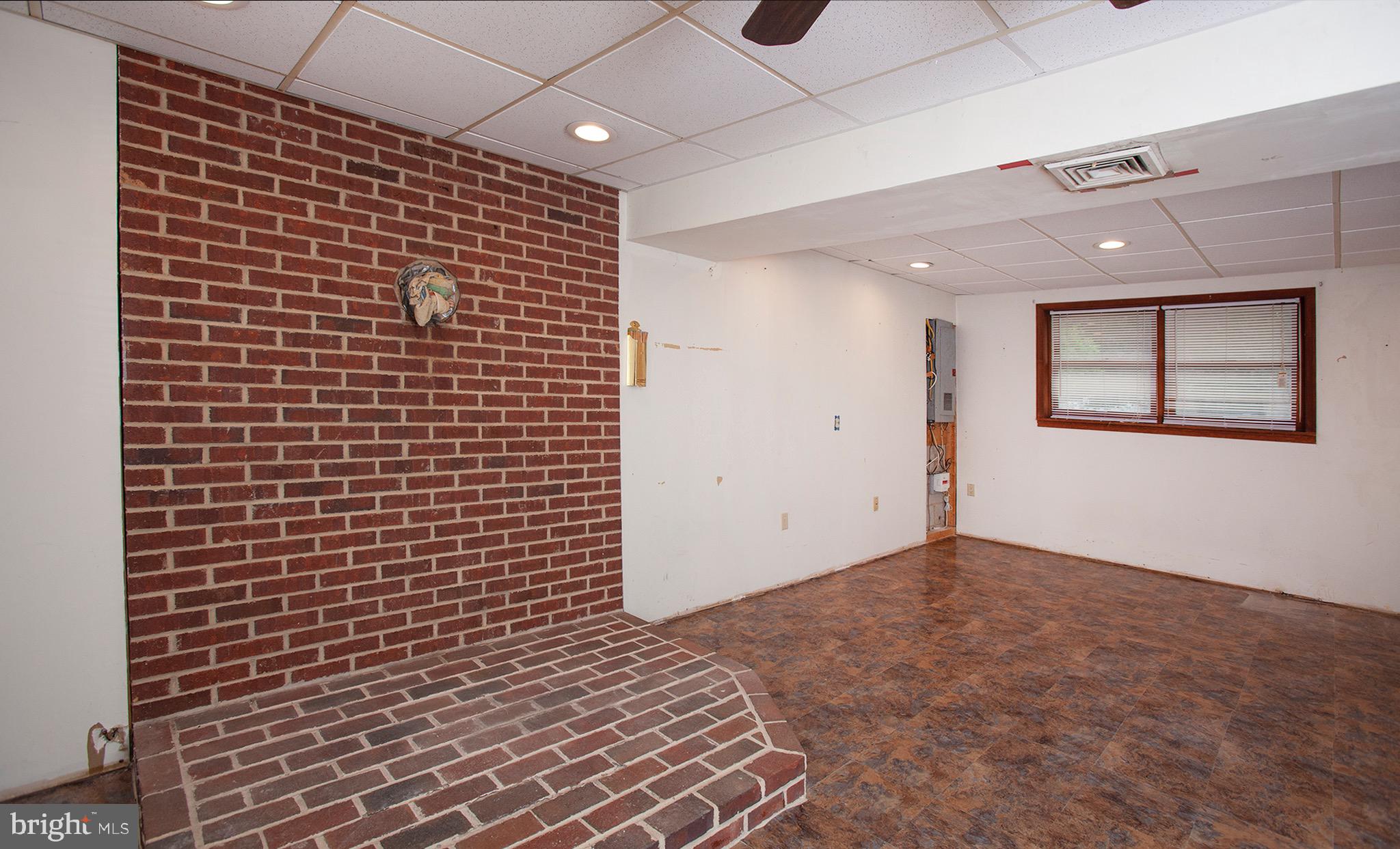 11 Raspberry Drive Mechanicsburg, PA 17050 - Photo 25 of 37 Hearth for Wood Stove.