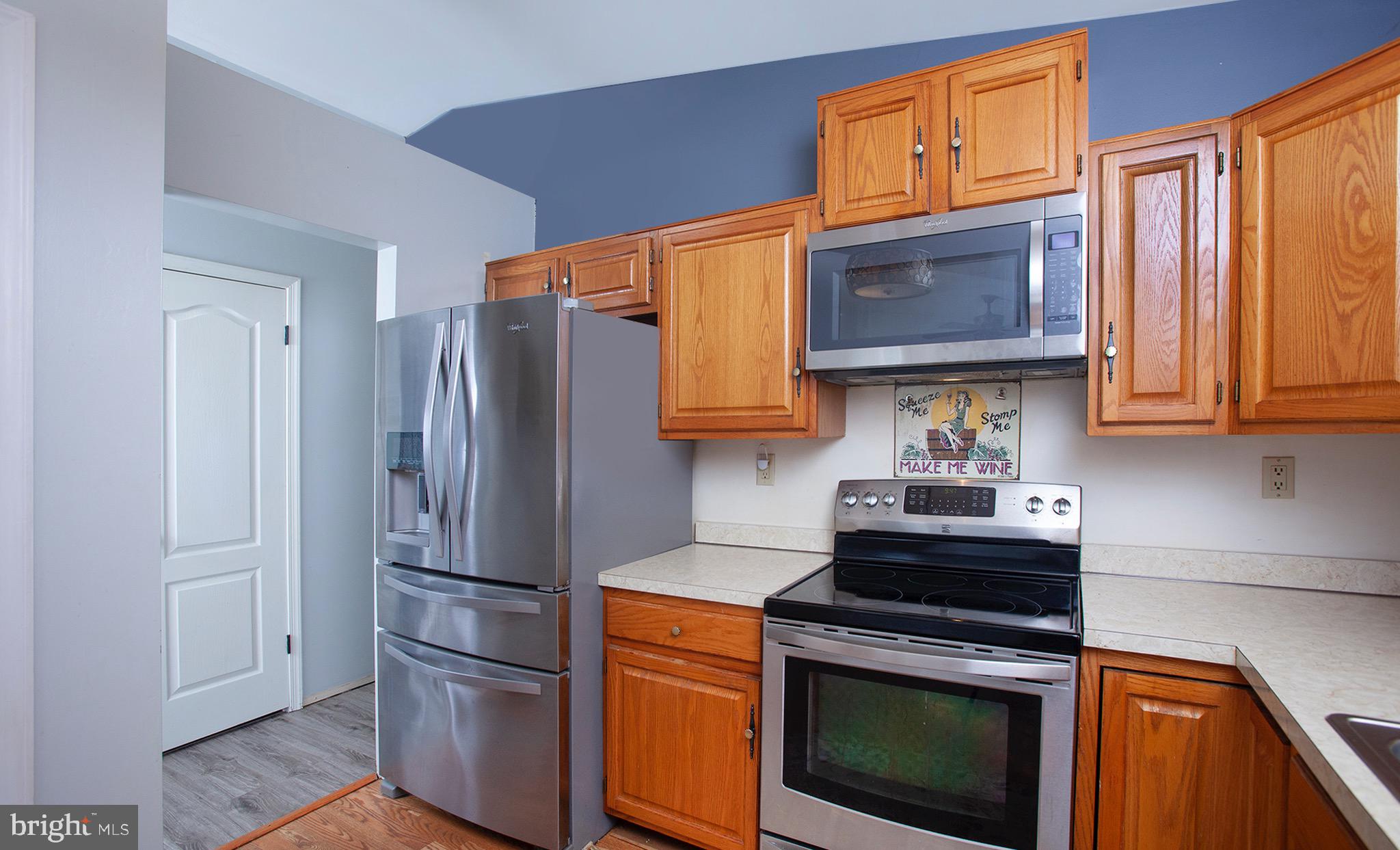 11 Raspberry Drive Mechanicsburg, PA 17050 - Photo 5 of 37 Stainless Steel Appliances
